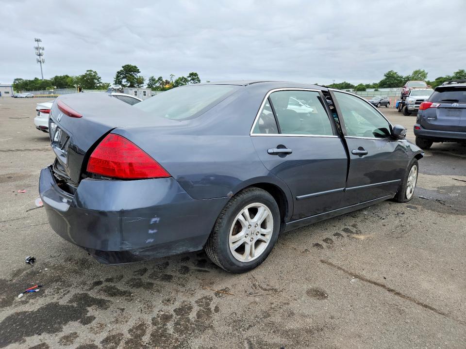 2006 Honda Accord მანქანა იყიდება აუქციონზე, vin: 1HGCM563X6A111739, აუქციონის ნომერი: 63744626