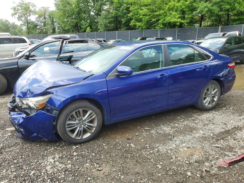 61941656 :رقم المزاد ، 4T1BF1FK5FU921729 vin ، 2015 Toyota Camry مزاد بيع