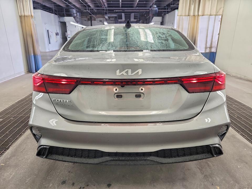 64454726 :رقم المزاد ، 3KPF24AD0NE430980 vin ، 2022 Kia Forte مزاد بيع