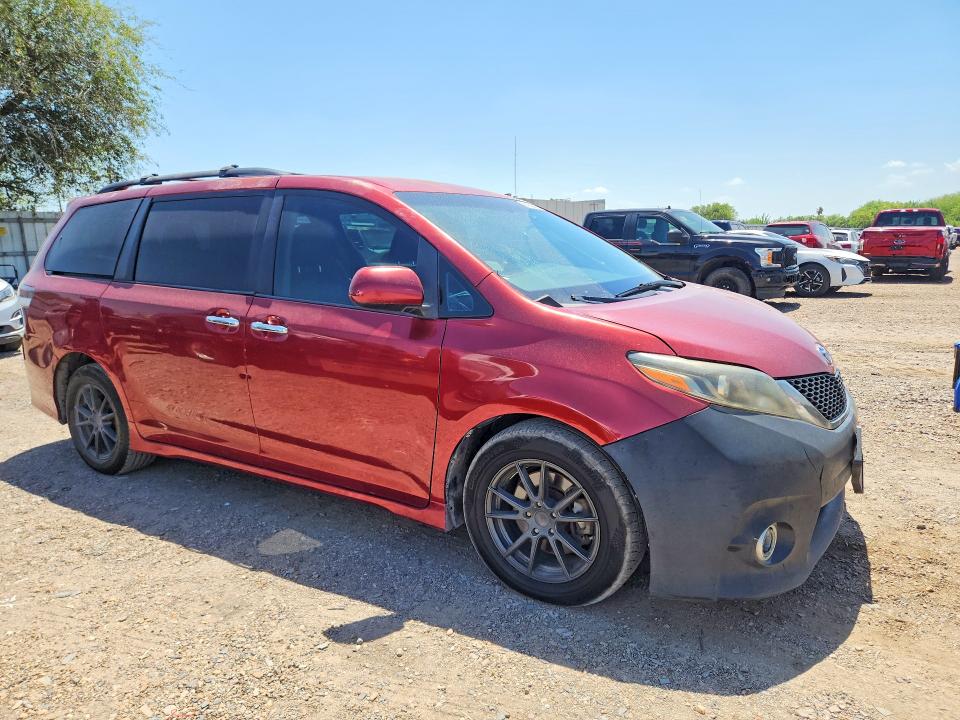 64625626 :رقم المزاد ، 5TDXZ3DC9HS770295 vin ، 2017 Toyota Sienna مزاد بيع