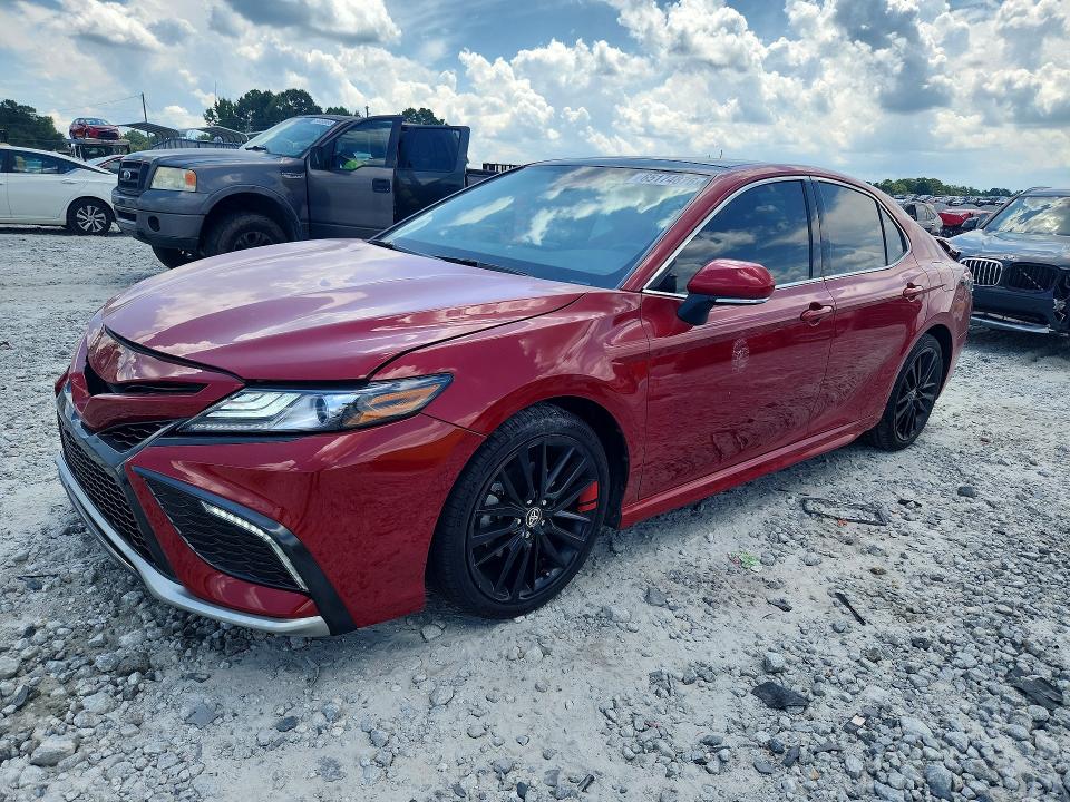 65174876 :رقم المزاد ، 4T1K61AKXMU425703 vin ، 2021 Toyota Camry مزاد بيع