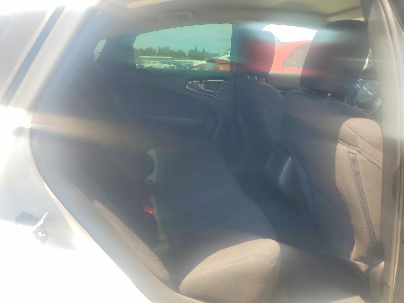64426996 :رقم المزاد ، 1C3CCCAB9FN741172 vin ، 2015 Chrysler 200 مزاد بيع