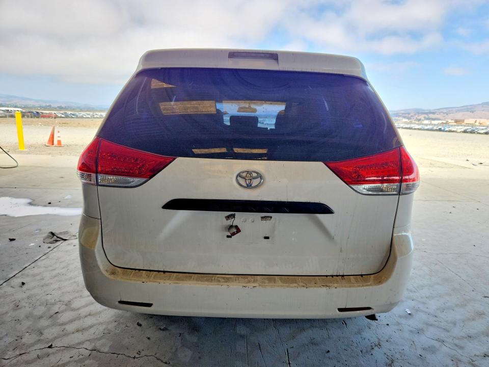 Aukcja sprzedaży 2012 Toyota Sienna, vin: 5TDKA3DC1CS015877, numer aukcji: 65941486