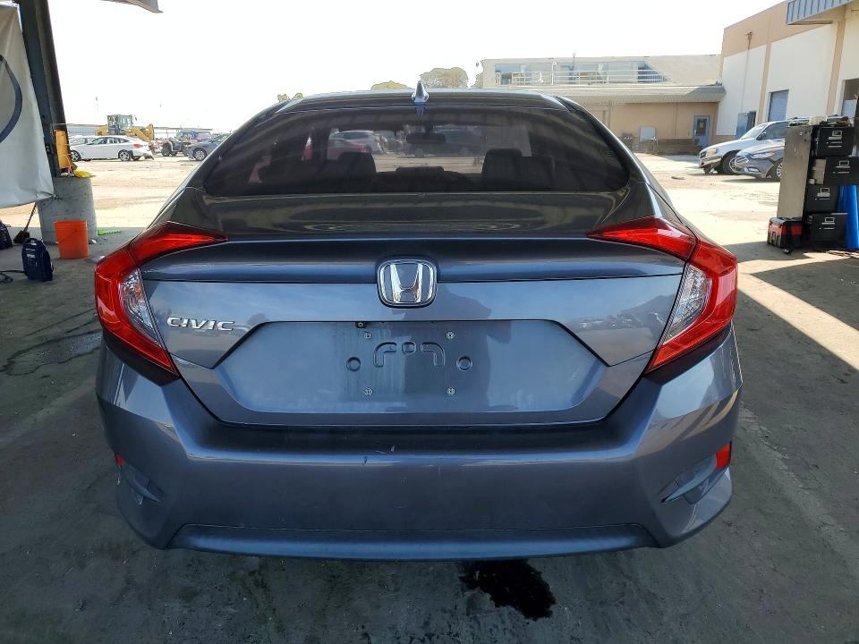 64826436 :رقم المزاد ، 2HGFC2F70HH528888 vin ، 2017 Honda Civic مزاد بيع