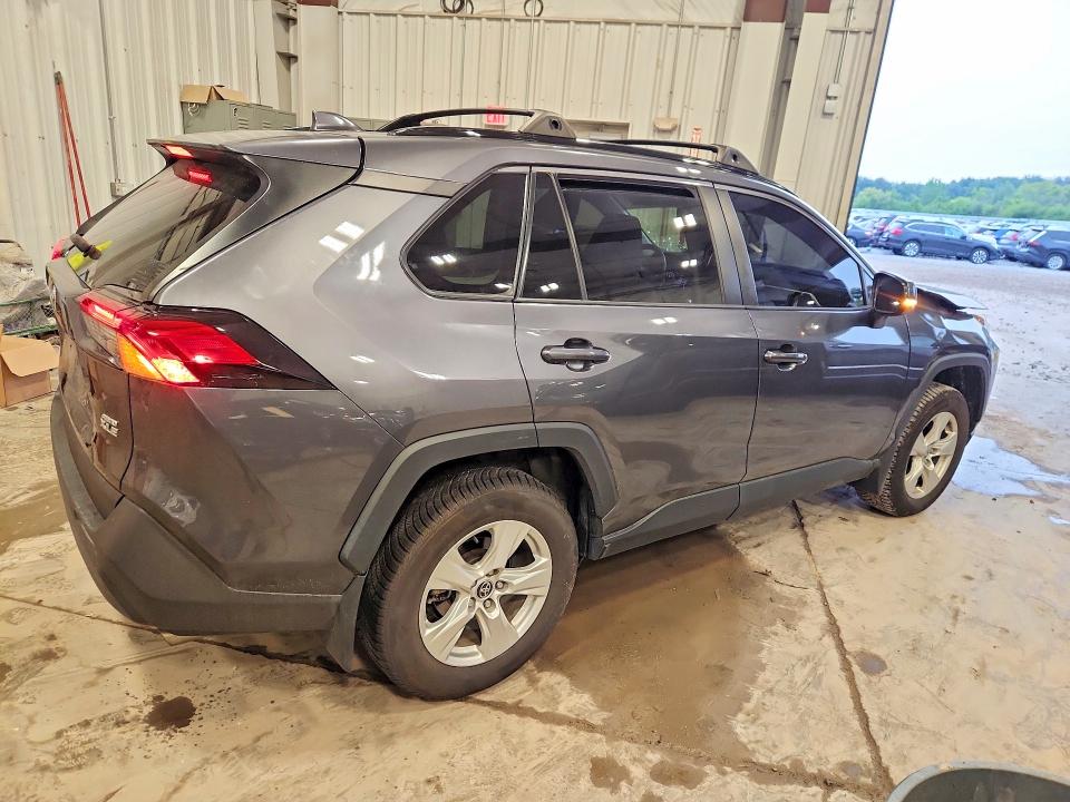 Продажа на аукционе авто 2021 Toyota Rav4, vin: 2T3P1RFV6MC181000, номер лота: 64655746