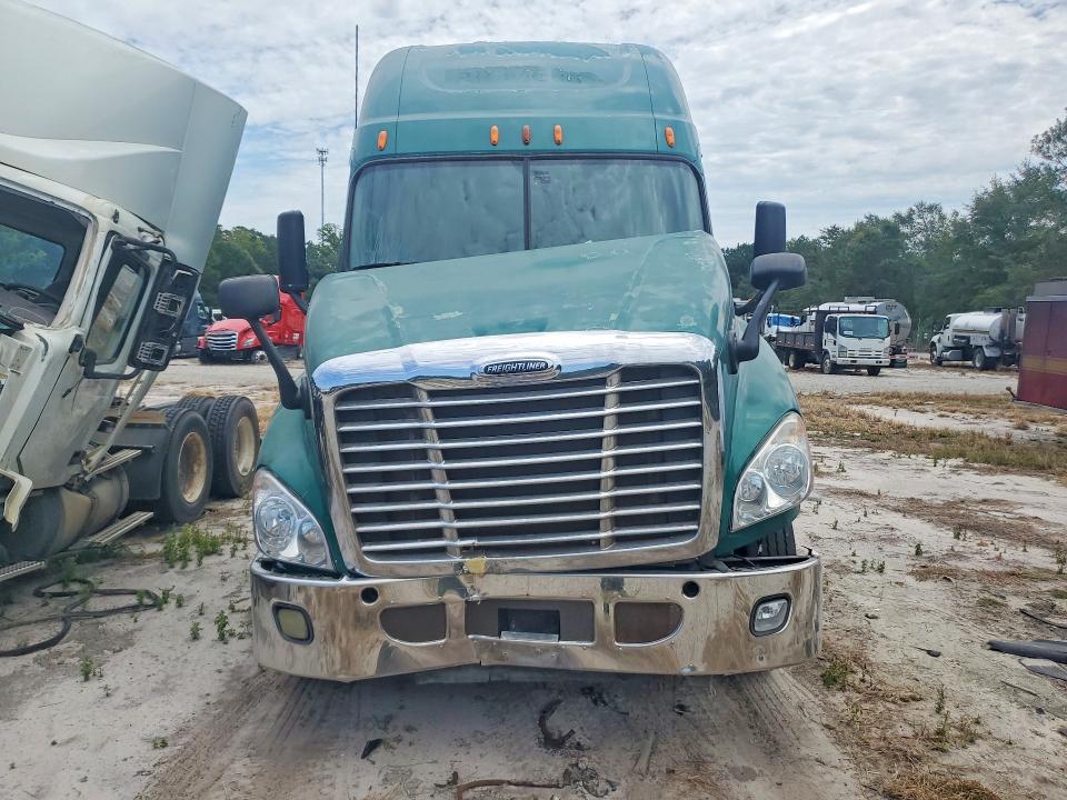 Продажа на аукционе авто 2010 Freightliner Cascadia 125, vin: 1FUJGLDR1ALAF1055, номер лота: 65798636