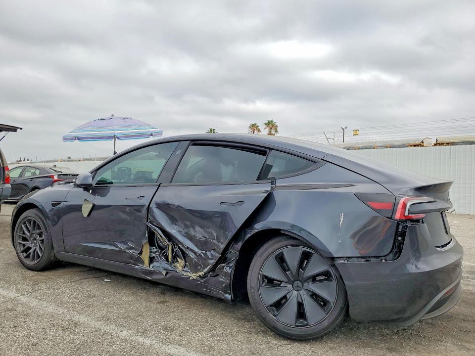 2026 Tesla Model 3 მანქანა იყიდება აუქციონზე, vin: 5YJ3E1EA5TF196402, აუქციონის ნომერი: 65265866