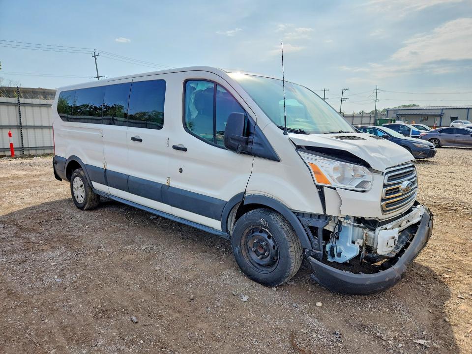 67329696 :رقم المزاد ، 1FBZX2ZM1FKA31487 vin ، 2015 Ford Transit مزاد بيع