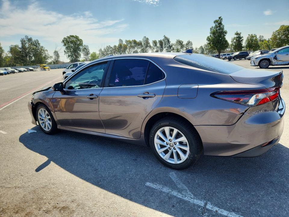 2021 Toyota Camry მანქანა იყიდება აუქციონზე, vin: 4T1C11AK1MU418304, აუქციონის ნომერი: 64958556