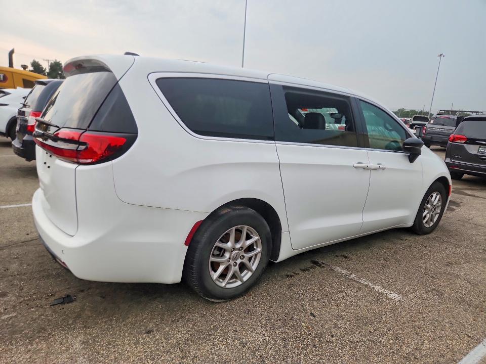 Продажа на аукционе авто 2025 Chrysler Pacifica, vin: 2C4RC1BG3SR554690, номер лота: 64741366