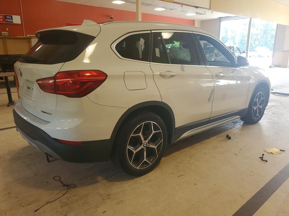 64556766 :رقم المزاد ، WBXHT3C30J5L27121 vin ، 2018 Bmw X1 مزاد بيع