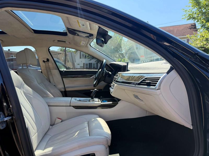 2018 Bmw 750 მანქანა იყიდება აუქციონზე, vin: WBA7F2C53JB238489, აუქციონის ნომერი: 64058426