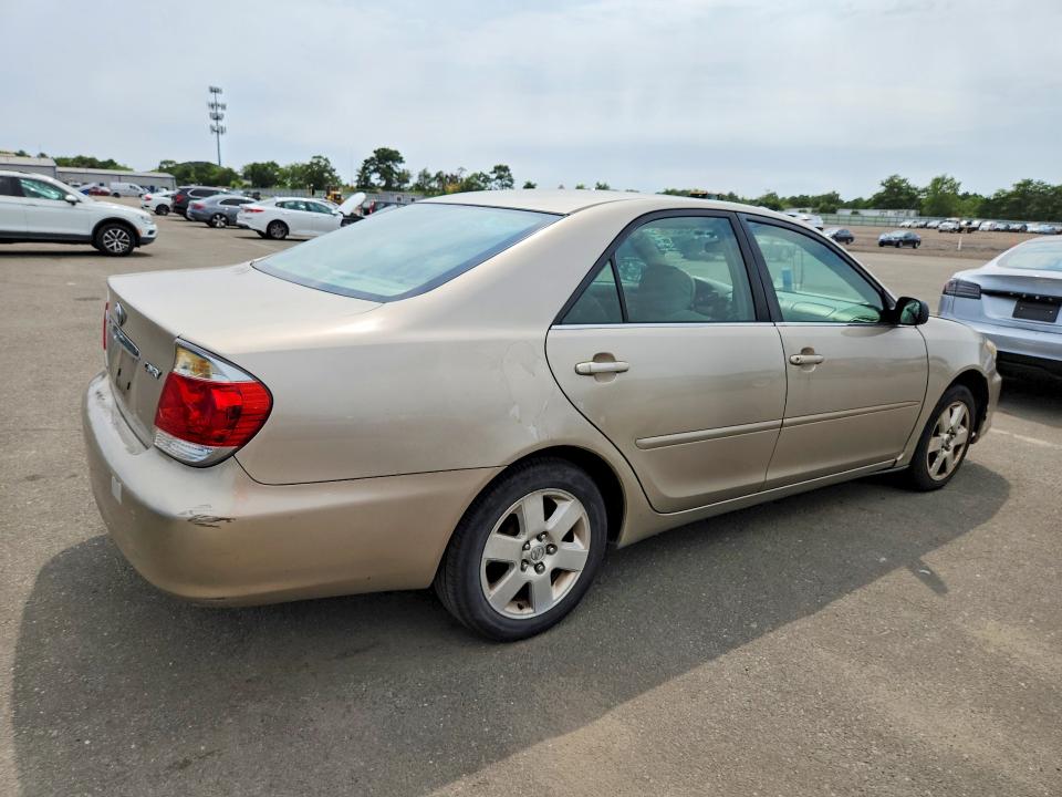 2005 Toyota Camry მანქანა იყიდება აუქციონზე, vin: 4T1BE32K25U613100, აუქციონის ნომერი: 64343716