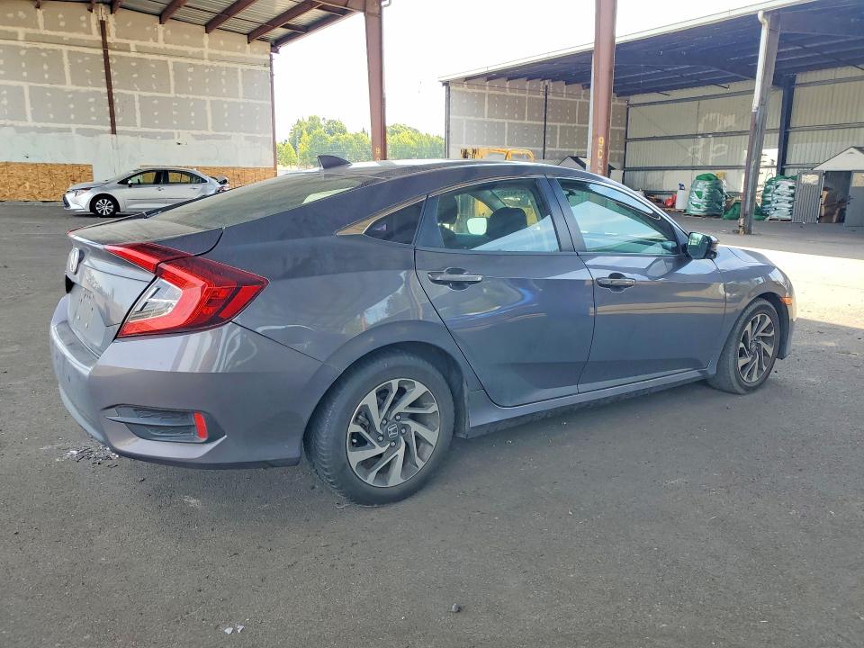 Продажа на аукционе авто 2018 Honda Civic, vin: 2HGFC2F70JH580897, номер лота: 66293586