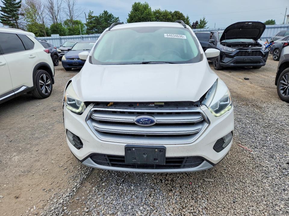 64634636 :رقم المزاد ، 1FMCU0GD9HUC15435 vin ، 2017 Ford Escape مزاد بيع