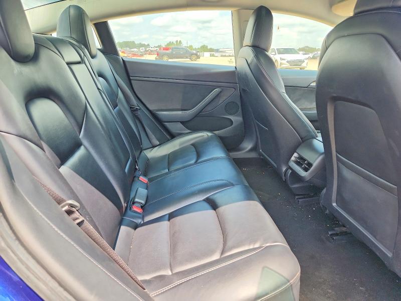 64433186 :رقم المزاد ، 5YJ3E1EA4NF371368 vin ، 2022 Tesla Model 3 مزاد بيع