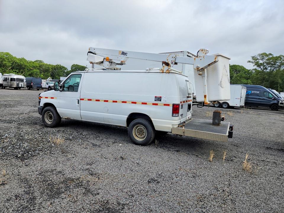 63300466 :رقم المزاد ، 1FTSE3ES5BDB26100 vin ، 2011 Ford E-350 مزاد بيع
