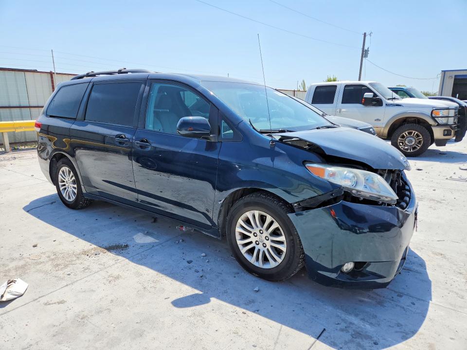 66306176 :رقم المزاد ، 5TDYK3DC0BS154162 vin ، 2011 Toyota Sienna مزاد بيع