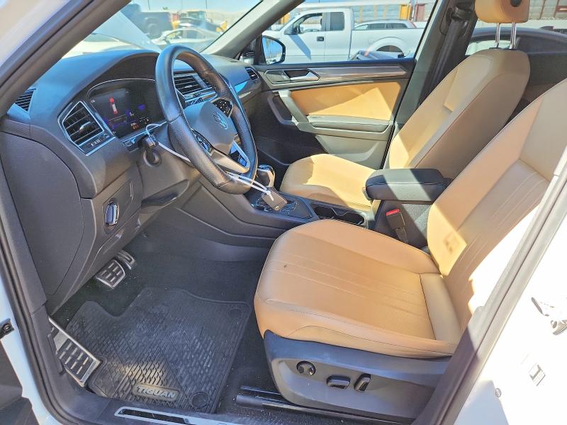 67369836 :رقم المزاد ، 3VVCB7AX5NM131393 vin ، 2022 Volkswagen Tiguan مزاد بيع