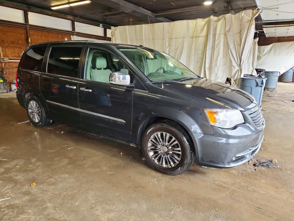 63658286 :رقم المزاد ، 2A4RR6DG0BR783637 vin ، 2011 Chrysler Town & Country مزاد بيع
