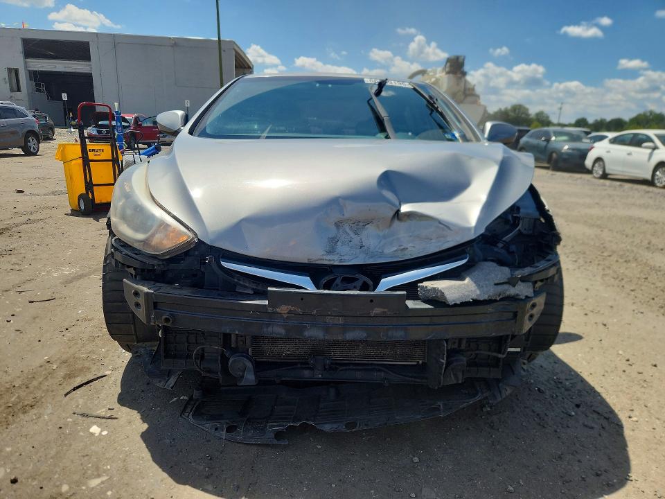 Продаж на аукціоні авто 2015 Hyundai Elantra, vin: KMHDH4AE3FU322642, номер лоту: 66229196