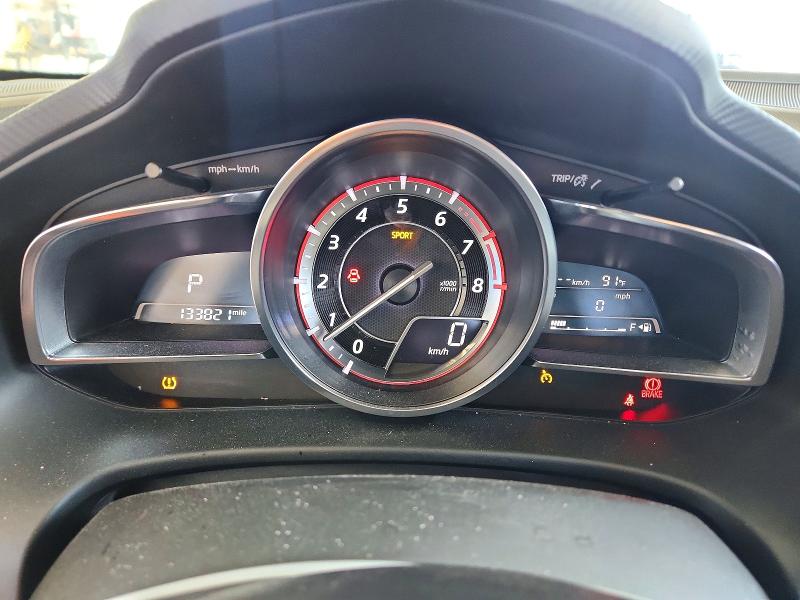 64182776 :رقم المزاد ، JM1BM1W38F1239268 vin ، 2015 Mazda 3 مزاد بيع