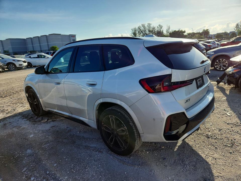 64652686 :رقم المزاد ، WBX73EF01P5X15802 vin ، 2023 Bmw X1 مزاد بيع