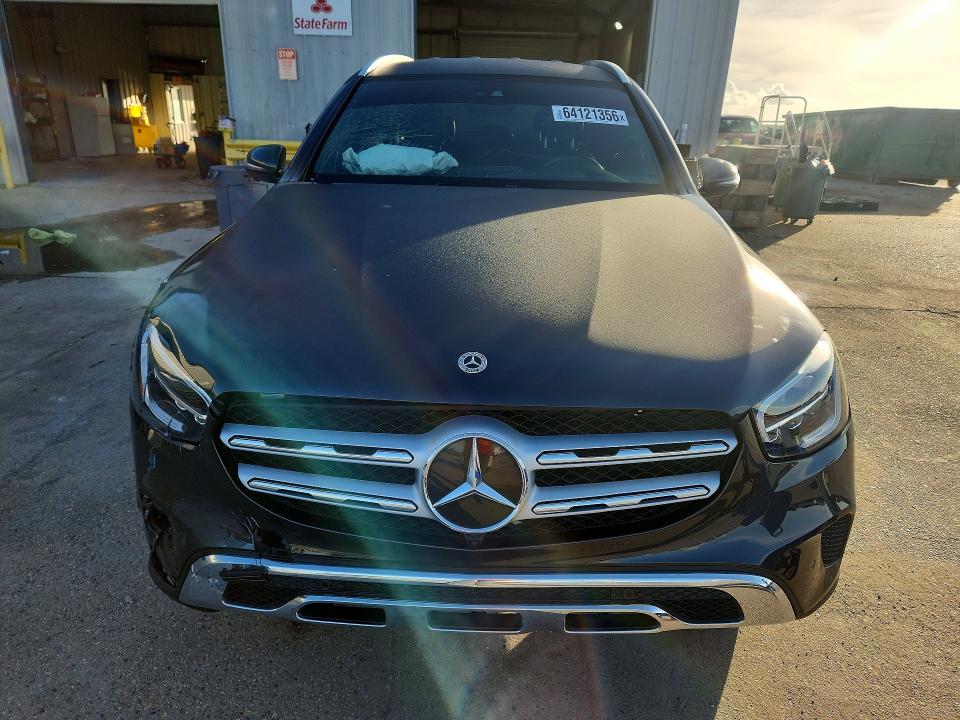64121356 :رقم المزاد ، W1N0G8DB5NG117151 vin ، 2022 Mercedes-benz Glc مزاد بيع