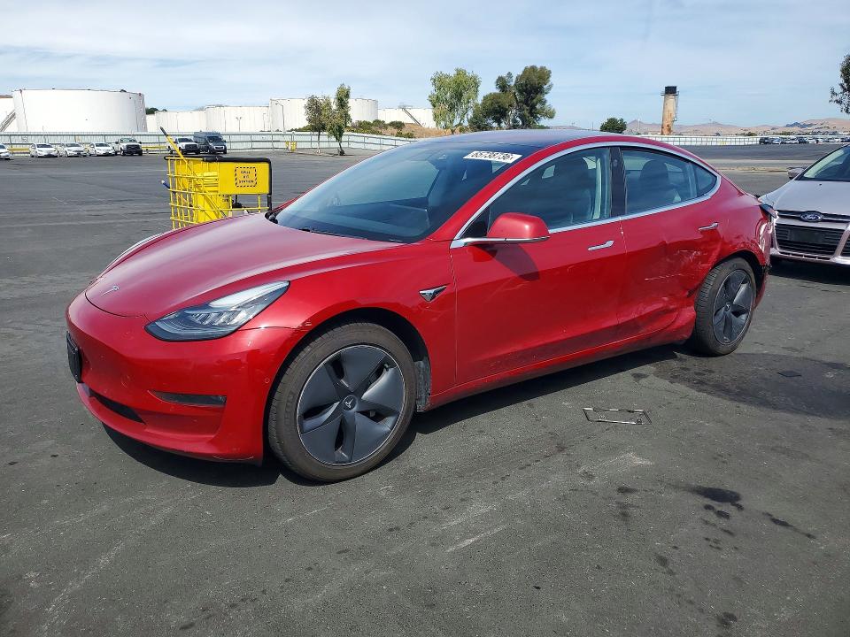 65738736 :رقم المزاد ، 5YJ3E1EA3JF022342 vin ، 2018 Tesla Model 3 مزاد بيع