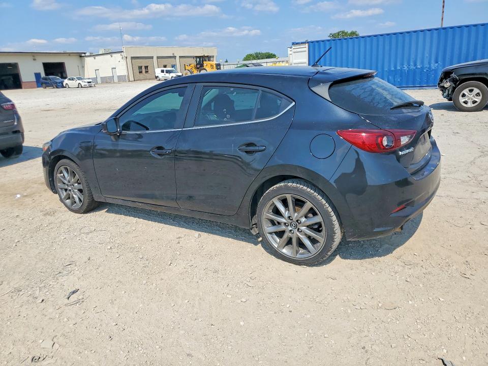 64005616 :رقم المزاد ، 3MZBN1L37JM233925 vin ، 2018 Mazda 3 مزاد بيع