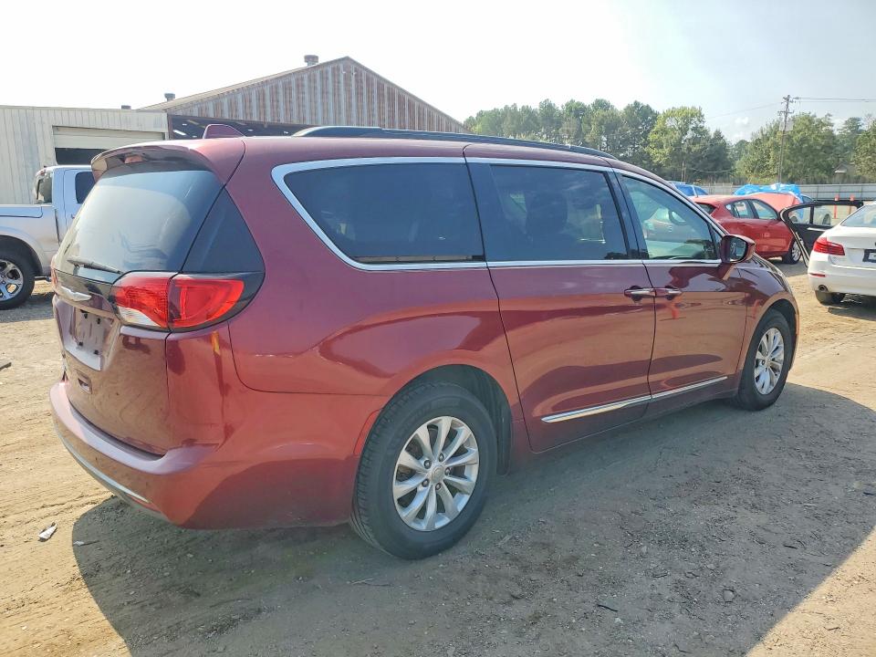 64012676 :رقم المزاد ، 2C4RC1BG3HR566038 vin ، 2017 Chrysler Pacifica مزاد بيع