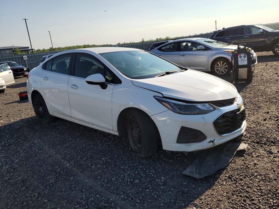 60755076 :رقم المزاد ، 1G1BE5SMXK7122567 vin ، 2019 Chevrolet Cruze مزاد بيع