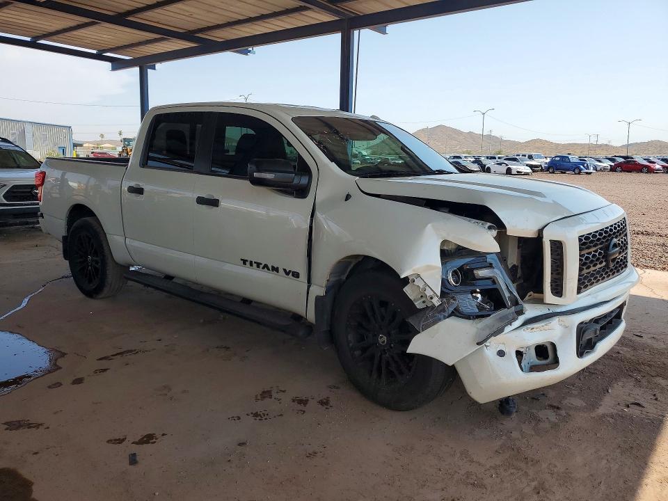 64493056 :رقم المزاد ، 1N6AA1E64JN542305 vin ، 2018 Nissan Titan مزاد بيع