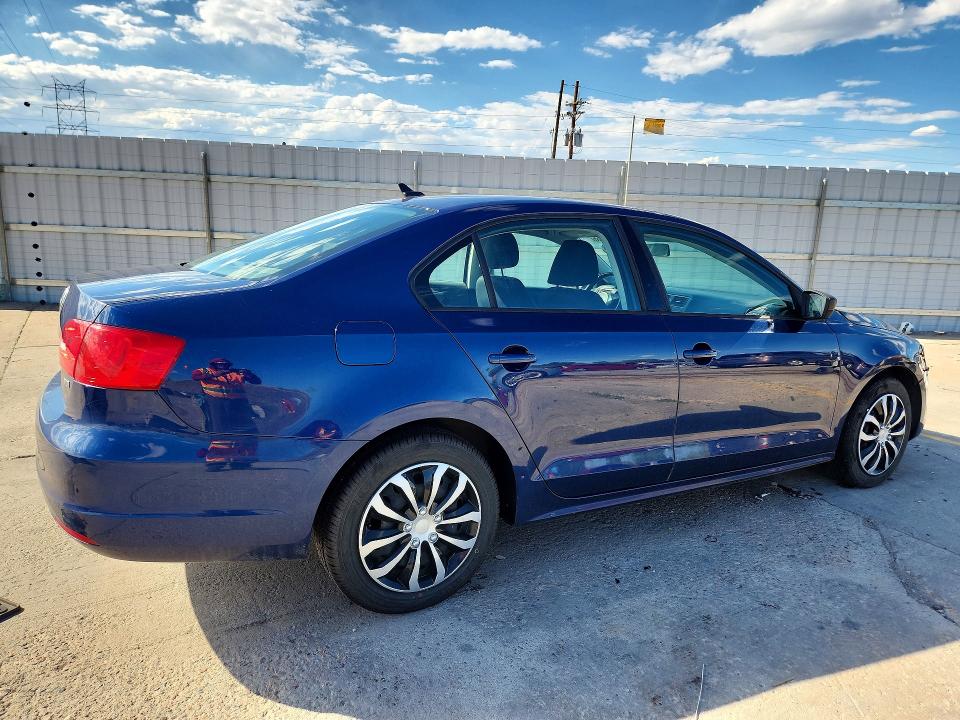 65348166 :رقم المزاد ، 3VW3L7AJ5EM301479 vin ، 2014 Volkswagen Jetta مزاد بيع