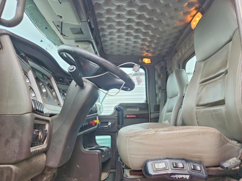 63924176 :رقم المزاد ، 1XKDD49X2FJ458370 vin ، 2015 Kenworth Construction مزاد بيع