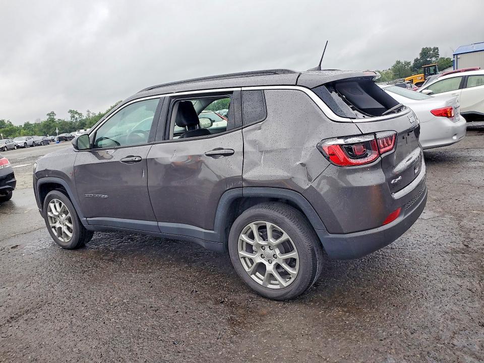 63425986 :رقم المزاد ، 3C4NJDFB8NT112218 vin ، 2022 Jeep Compass مزاد بيع