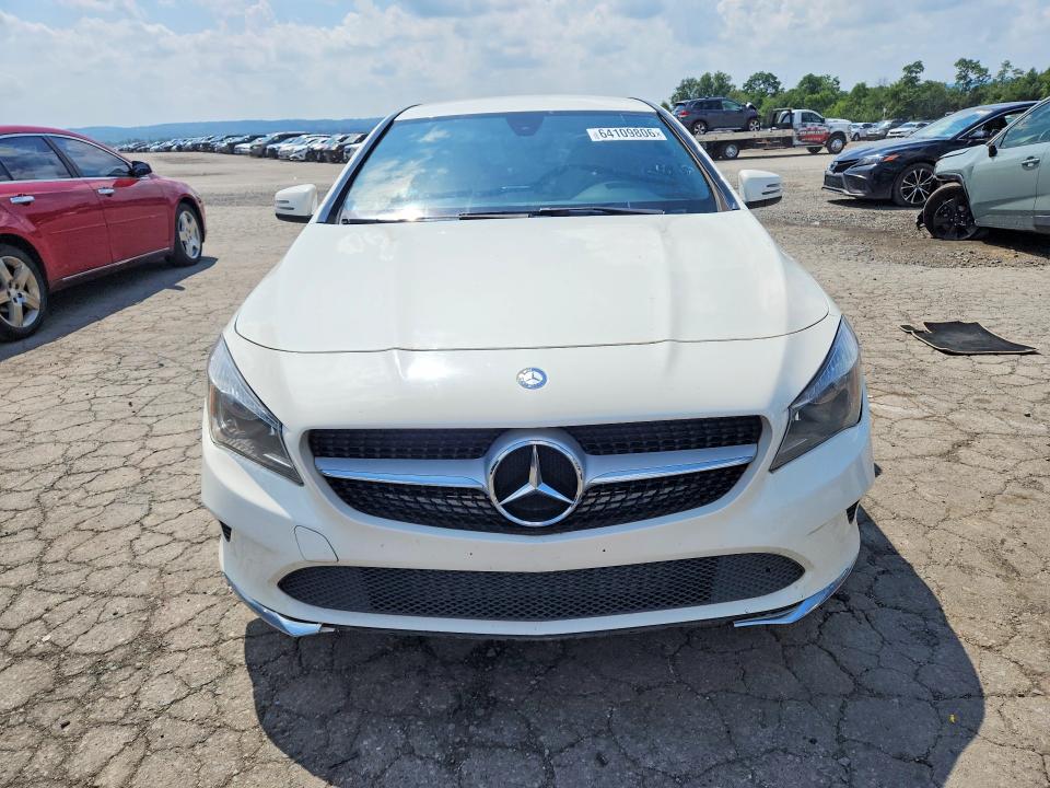 64109806 :رقم المزاد ، WDDSJ4EB5HN499406 vin ، 2017 Mercedes-benz Cla مزاد بيع