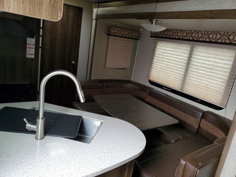 62676076 :رقم المزاد ، 4YDT22R22JD437853 vin ، 2018 Keystone Rv Recreational Vehicle (rv) مزاد بيع