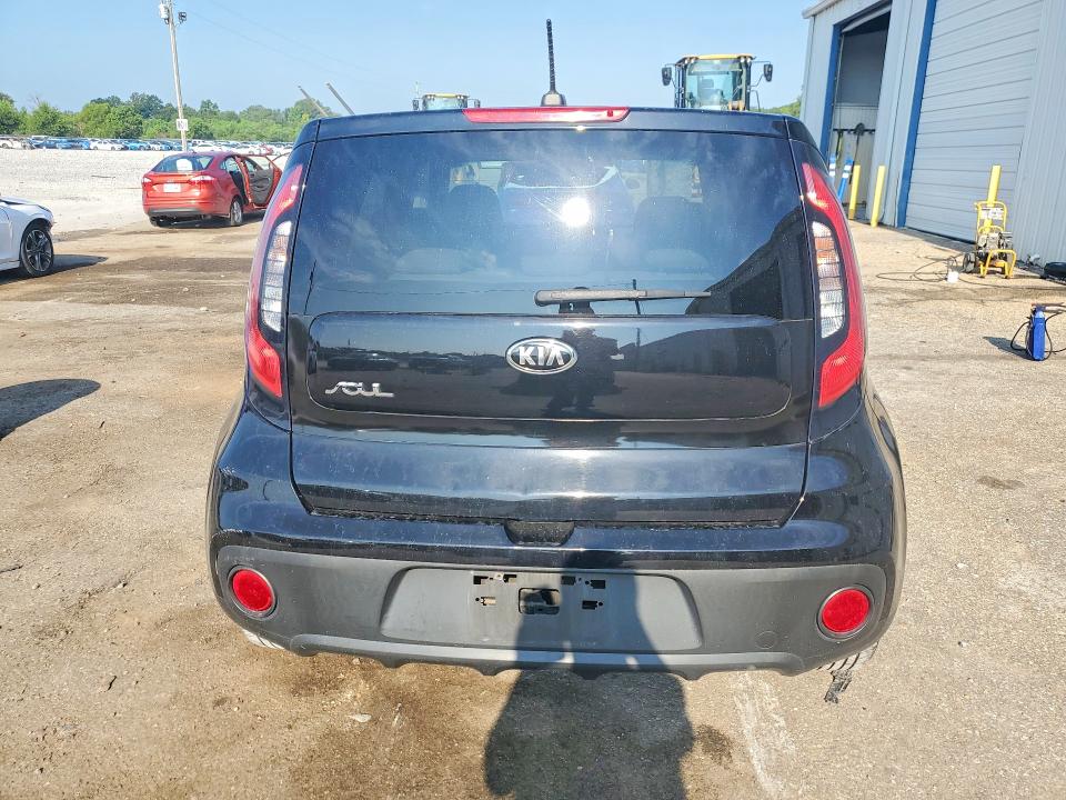 63844806 :رقم المزاد ، KNDJN2A20J7594888 vin ، 2018 Kia Soul مزاد بيع