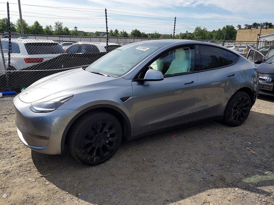 2024 Tesla Model Y მანქანა იყიდება აუქციონზე, vin: 7SAYGDEE4RA332449, აუქციონის ნომერი: 63659666