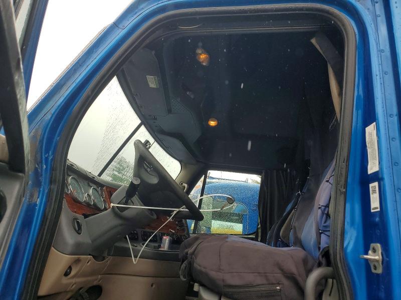 Продажа на аукционе авто 2018 Freightliner Cascadia 125, vin: 3AKJGLDR6JSHZ7168, номер лота: 63658786