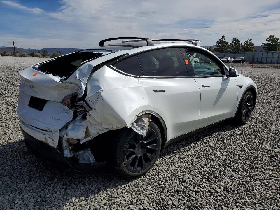 64624886 :رقم المزاد ، 7SAYGAEE8NF524419 vin ، 2022 Tesla Model Y مزاد بيع