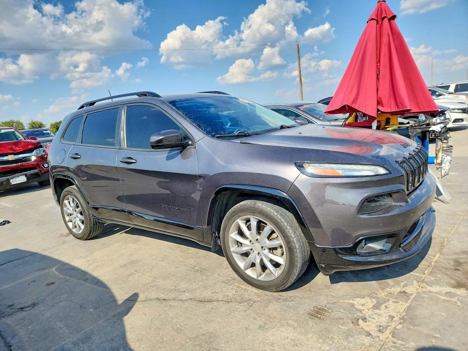 67134946 :رقم المزاد ، 1C4PJLCB8JD605209 vin ، 2018 Jeep Cherokee مزاد بيع