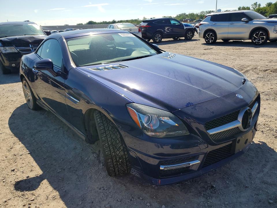 63504556 :رقم المزاد ، WDDPK3JA4GF121516 vin ، 2016 Mercedes-benz Slk مزاد بيع