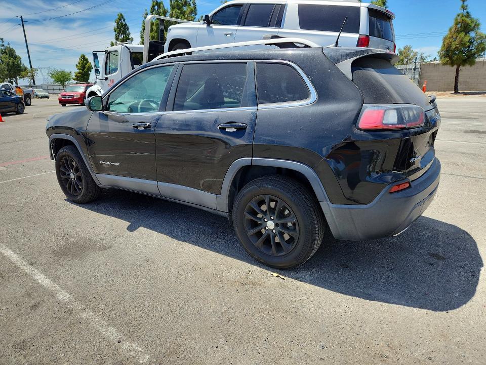 65227646 :رقم المزاد ، 1C4PJMCX8KD218954 vin ، 2019 Jeep Cherokee مزاد بيع