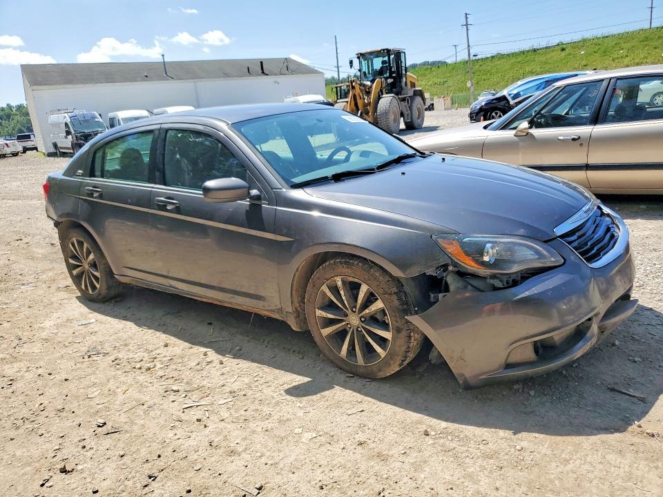 66029556 :رقم المزاد ، 1C3CCBBG9EN187019 vin ، 2014 Chrysler 200 مزاد بيع