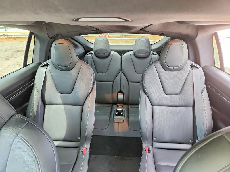 66757016 :رقم المزاد ، 7SAXCBE67NF332236 vin ، 2022 Tesla Model X مزاد بيع