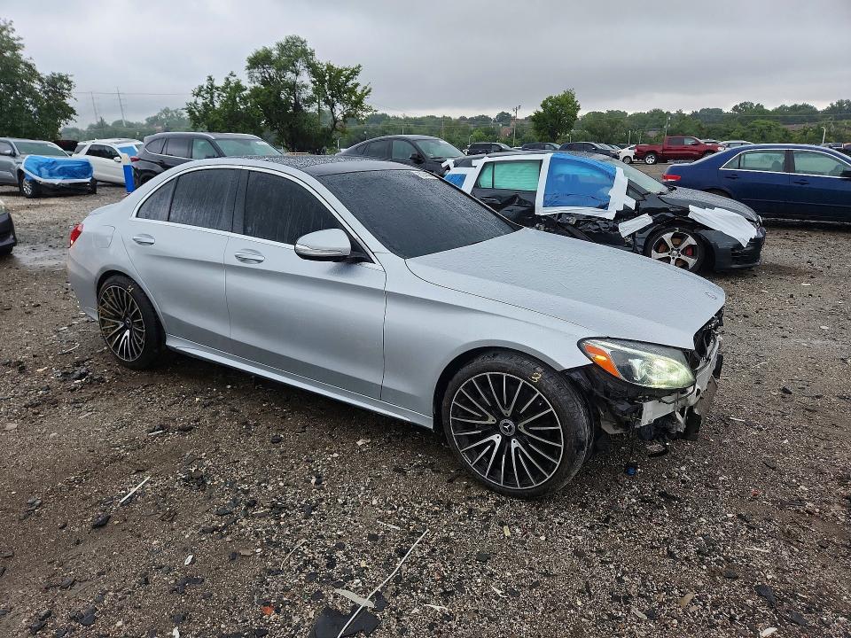 63944886 :رقم المزاد ، 55SWF4KB9FU060530 vin ، 2015 Mercedes-benz C مزاد بيع