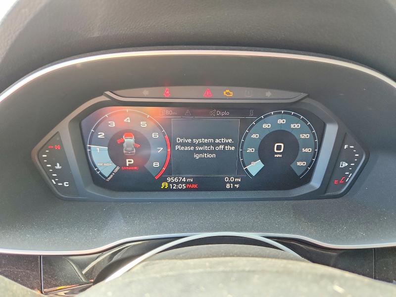 65496826 :رقم المزاد ، WA1AUCF3XM1132169 vin ، 2021 Audi Q3 مزاد بيع