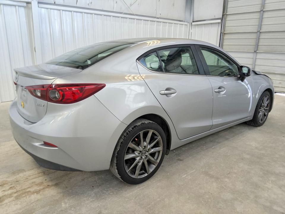 Aukcja sprzedaży 2018 Mazda 3, vin: 3MZBN1V3XJM208224, numer aukcji: 62711816